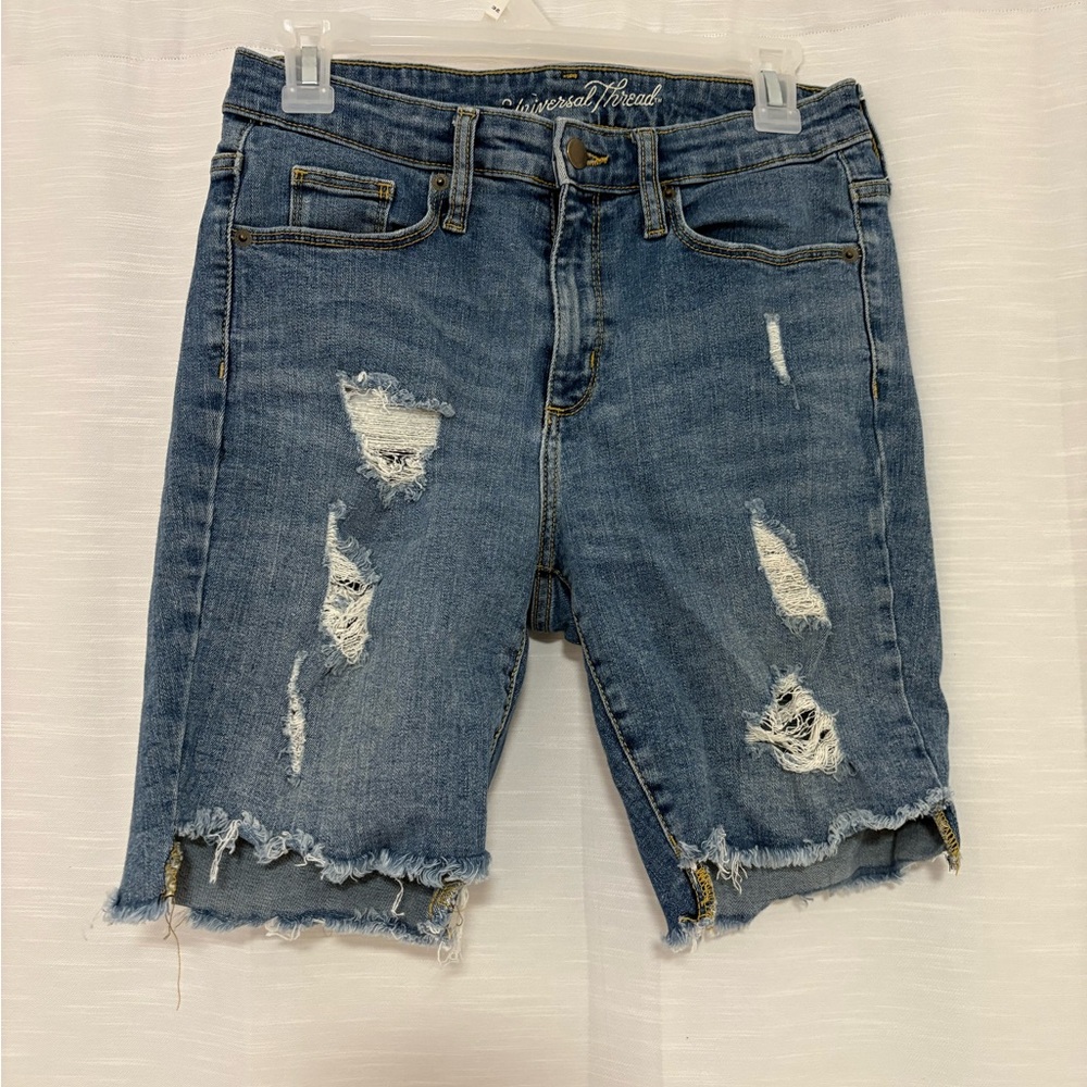 Women’s Universal Thread Bermuda Shorts, Distressed Style. size 6/ 28r